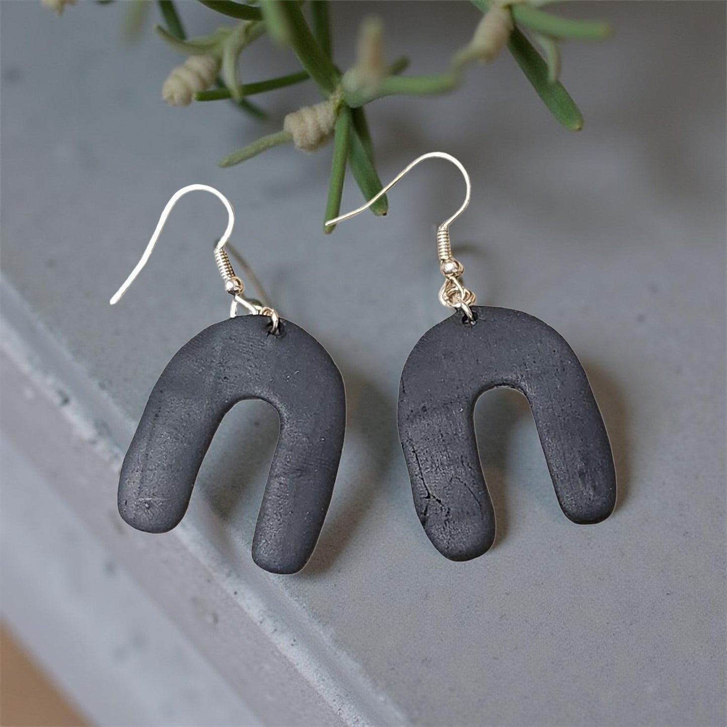 Horseshoe - Cypress & Sage - Vermilion