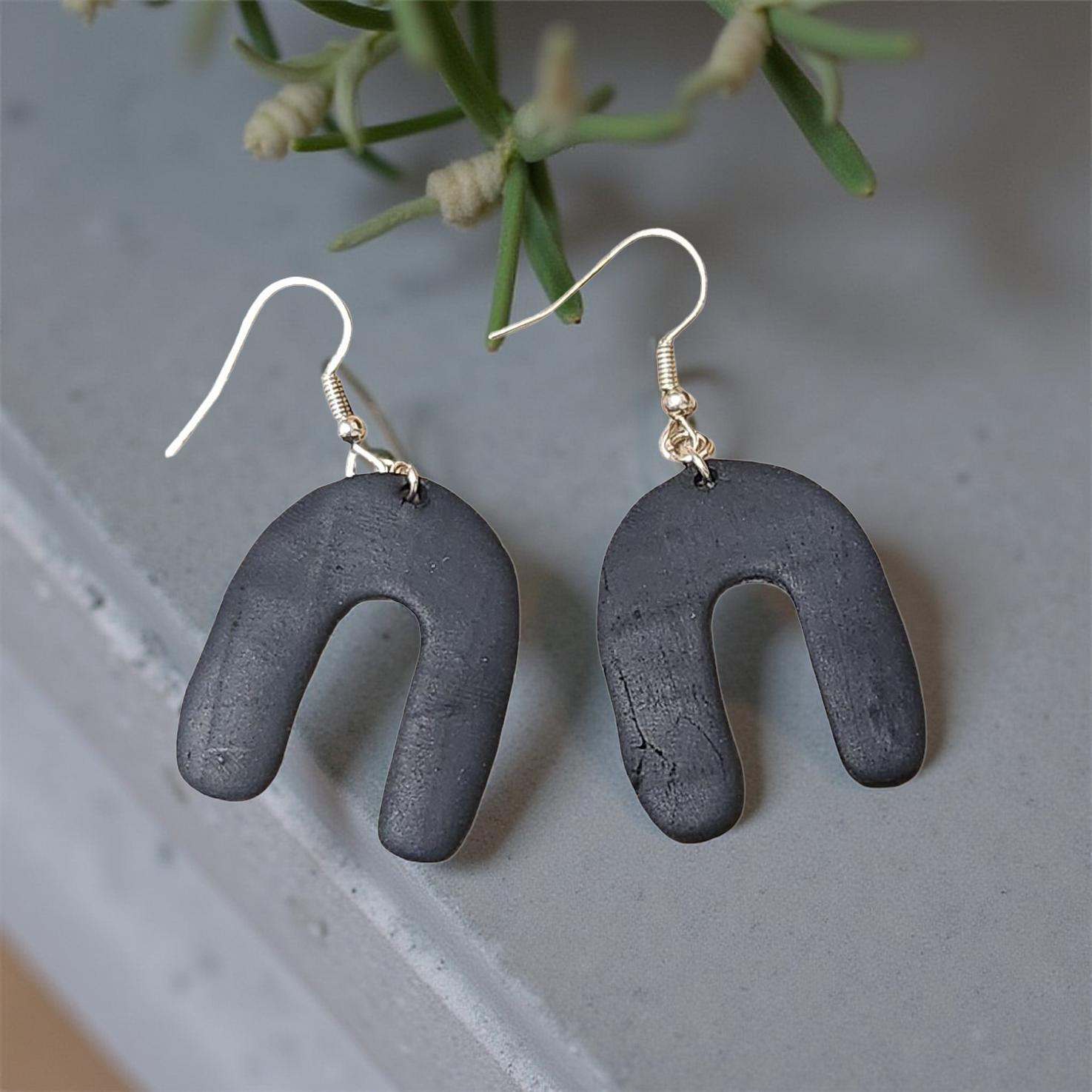 Horseshoe - Cypress & Sage - Vermilion