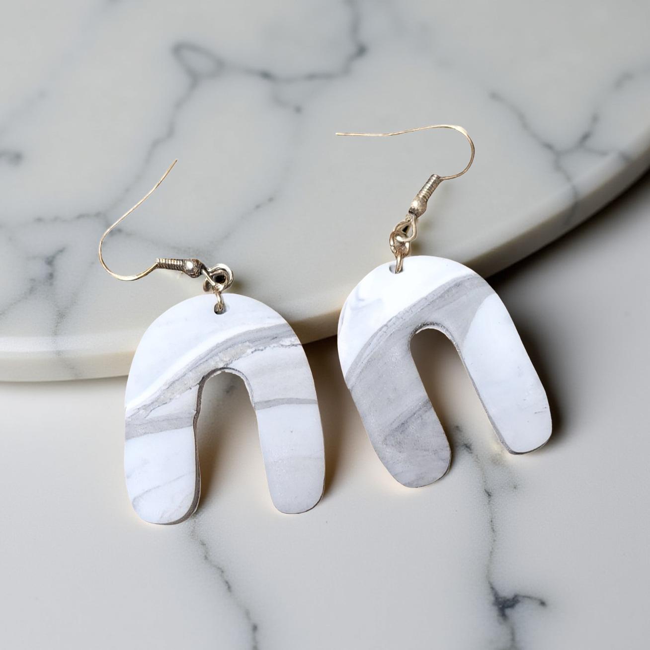 Horseshoe - Cypress & Sage - Vermilion