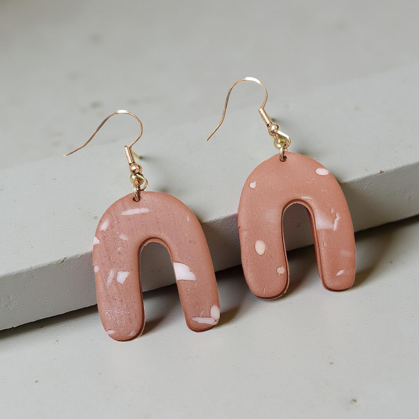 Horseshoe - Cypress & Sage - Vermilion